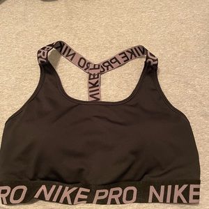 Nike pro sports bra